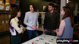 Amateur foursome fuck uban sa manok gigutom MILF nga mga housewives