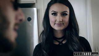 ���៊ីឡៃស្សា Ibarra គឺជាមេធាវីដែលត្រូវផ្អៀង