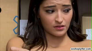 Tesão Oficial finalmente tem a chance de foder Emily Lopes cãozinho