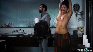 نوجوان بور, Busty teen تقریبا توسط perv lendlord ارز اتاق رایگان