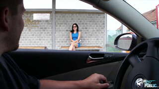 Лас чувак таңдайды одинокую красотку автобус станциялары көрсетіп, оған қалай керемет жария трах табиғатта