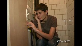 Бала сидит жана м