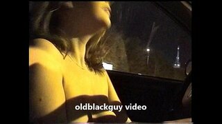 Oldblackguy mất debbie nhấp nháy trần truồng trong công cộng